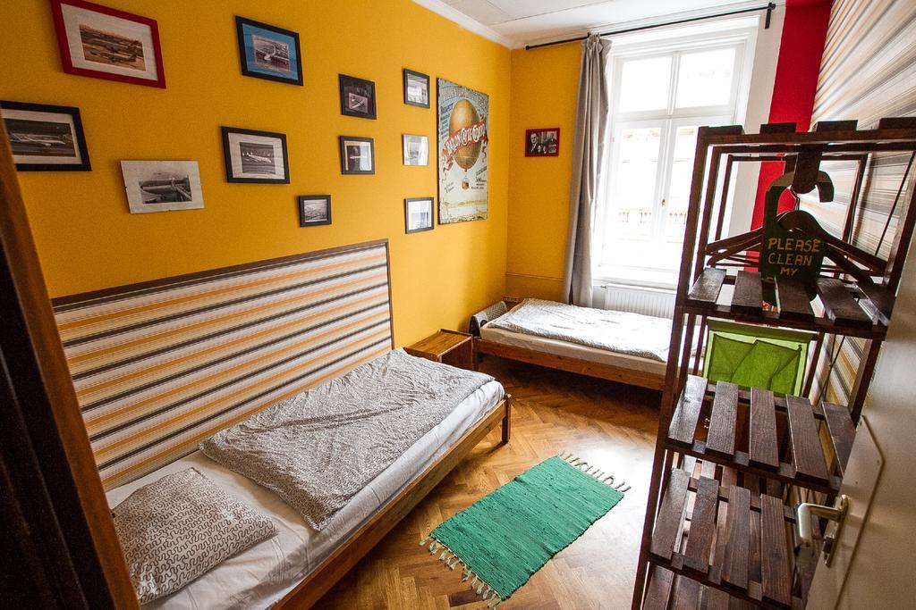 Casa De La Musica Hostel Будапеща Екстериор снимка